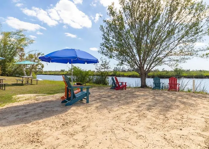 Beautiful Waterfront 1 Bedroom #3
