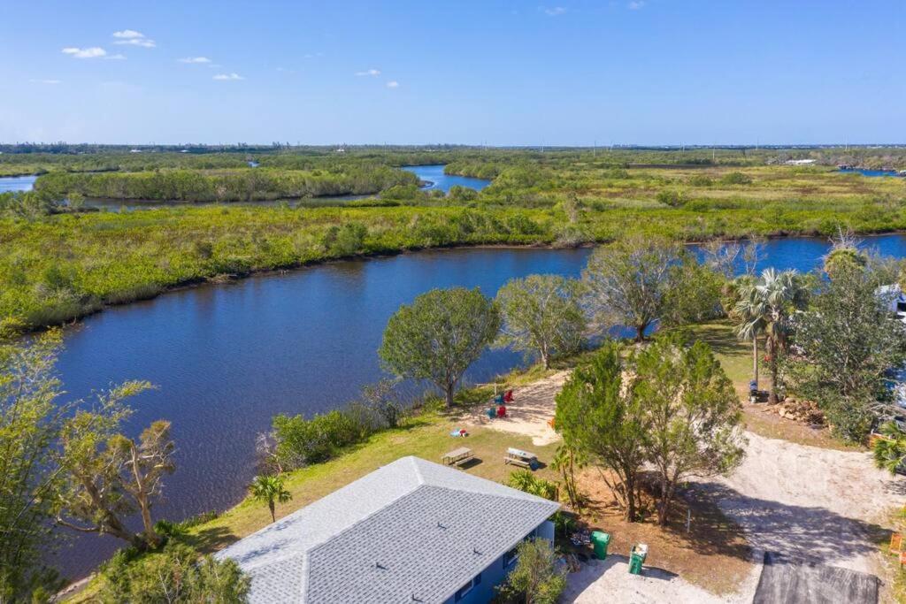 Beautiful Waterfront 1 Bedroom #3 Apartment Punta Gorda