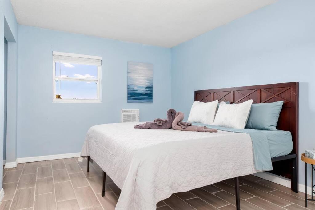 Beautiful Waterfront 1 Bedroom #3 Apartment Punta Gorda