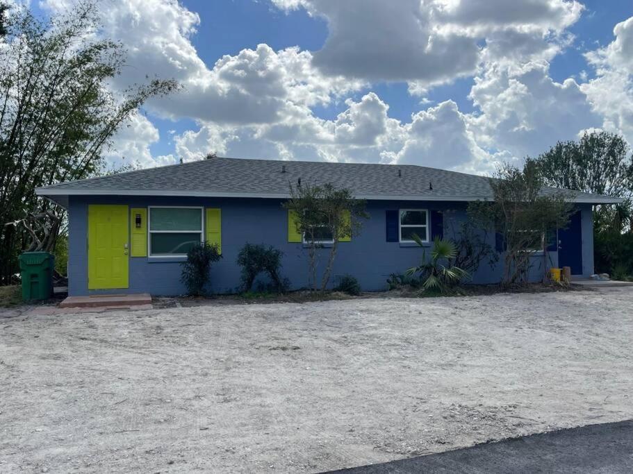 Beautiful Waterfront 1 Bedroom #3 * Punta Gorda