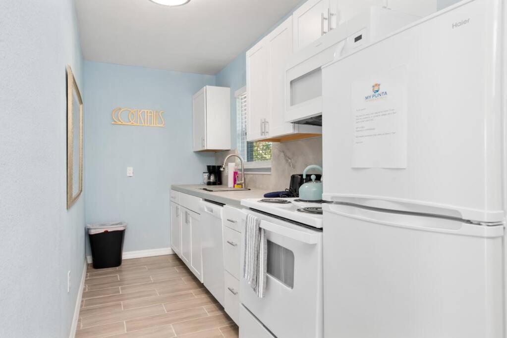 Beautiful Waterfront 1 Bedroom #3 Apartment Punta Gorda