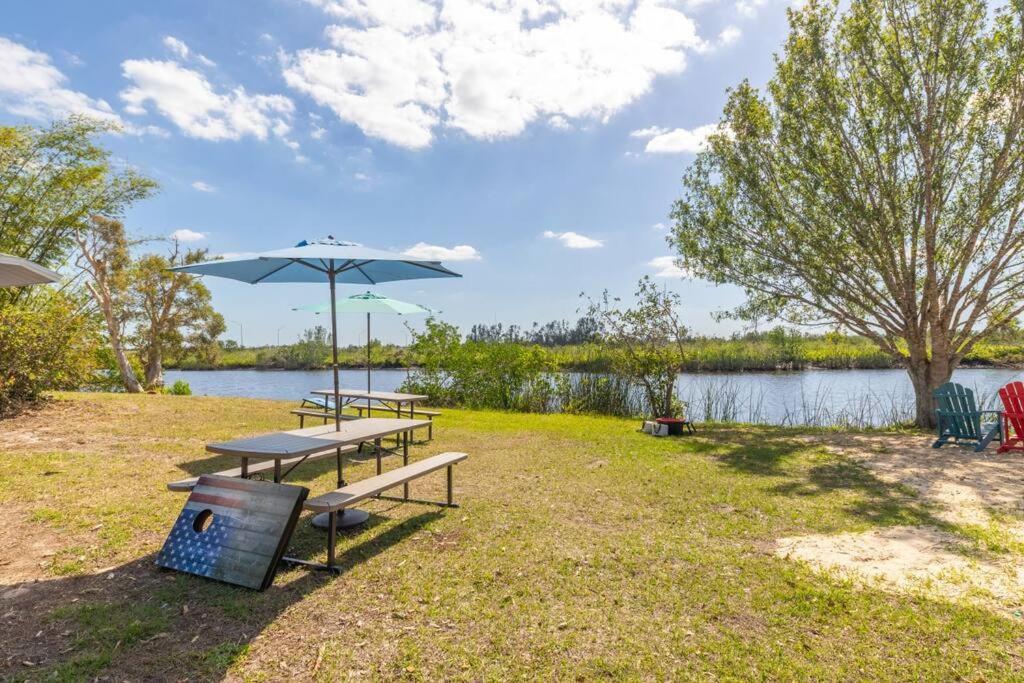 Beautiful Waterfront 1 Bedroom #3 Apartment Punta Gorda