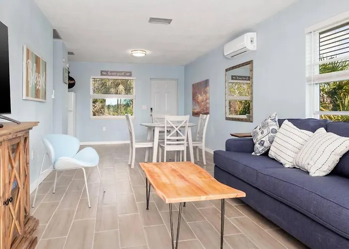 Beautiful Waterfront 1 Bedroom #3